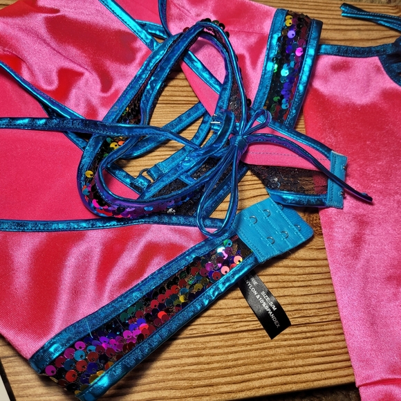 HI-NECK HALTER SETW/SEQUINS Dance Outfit - Picture 8 of 13